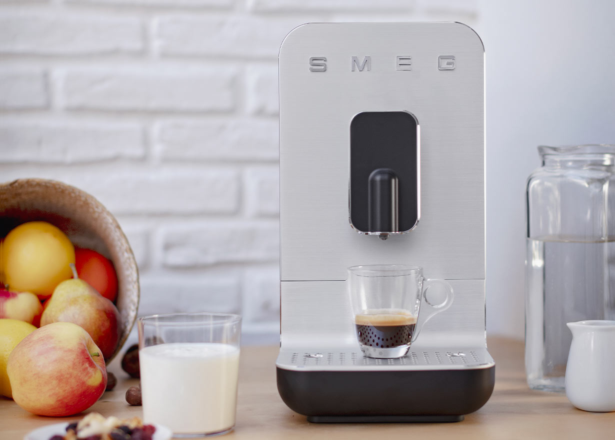 Cafetière et machine à dosettes smeg pas cher